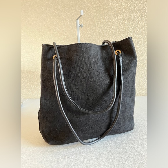 Gucci Handbags - Gucci tote bag
